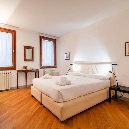 Residenza Isabella Villa Venesia Bagian luar foto
